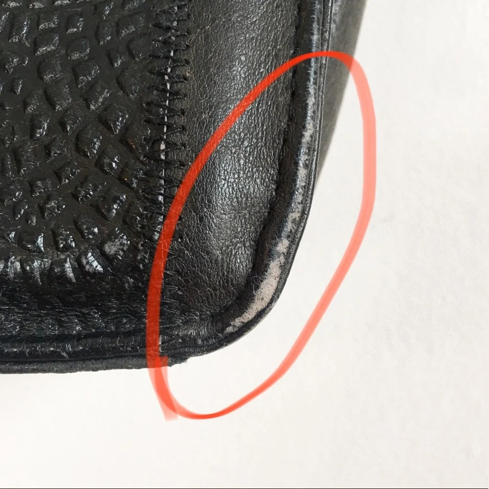 Vintage Inspired Embossed Leather Cross Body Bag Black One Size - Picture 9 of 14